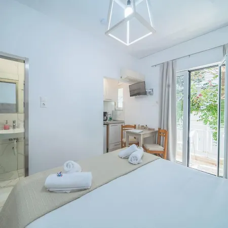 Apartment Center By Cretan *